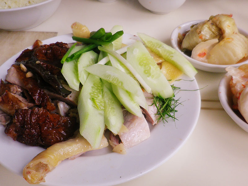 上海コムガーで頼んだ料理、ローストダックとチキン