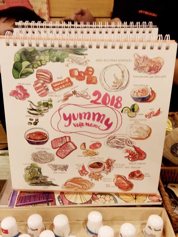 本屋に売っていたベトナム料理カレンダー