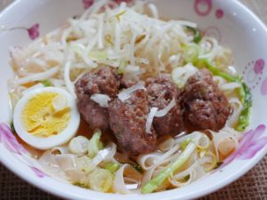 ベトナムインスタント麺　BICHICHI BANH CANH TOM