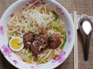 ベトナムインスタント麺　BICHICHI BANH CANH TOM