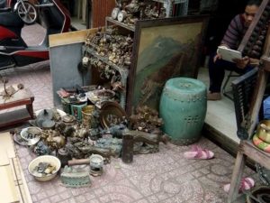 レコンキウ通り（骨董通り）