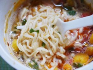 ベトナムカップヌードル シンガポールチリクラブの麺