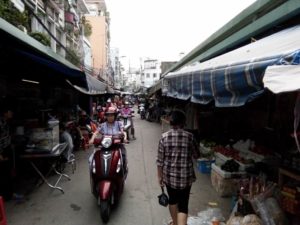 ダカオ市場の横の市場