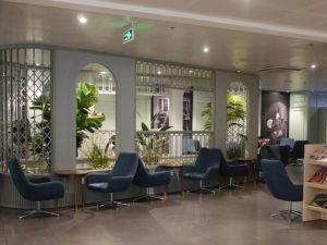 ホーチミン タンソンニャット国内線空港　ラウンジ