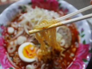 ベトナムエースコック ゲキカラの麺