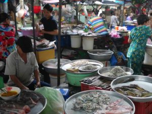 チョロン サータイ市場 魚売り場