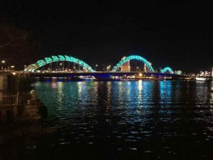 ダナン ロン橋の夜景