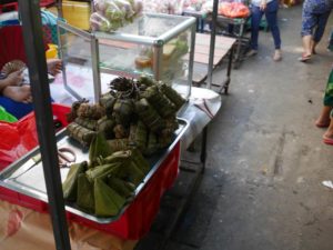 チョロン サータイ市場 食堂