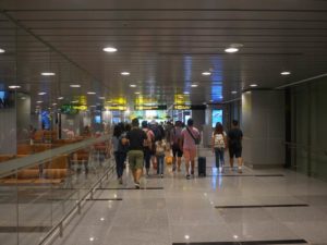 ダナン国際空港到着通路