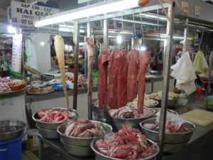 ホアビン市場の肉屋