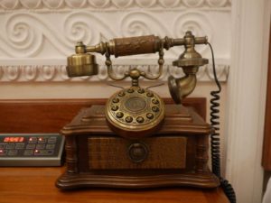 マジェスティックサイゴンの部屋の電話