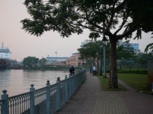 サイゴン川沿い